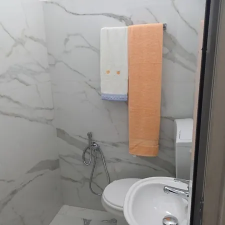 Hoteleri Sherifaj 홈스테이 Vlorë