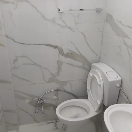 Hoteleri Sherifaj 홈스테이 Vlorë